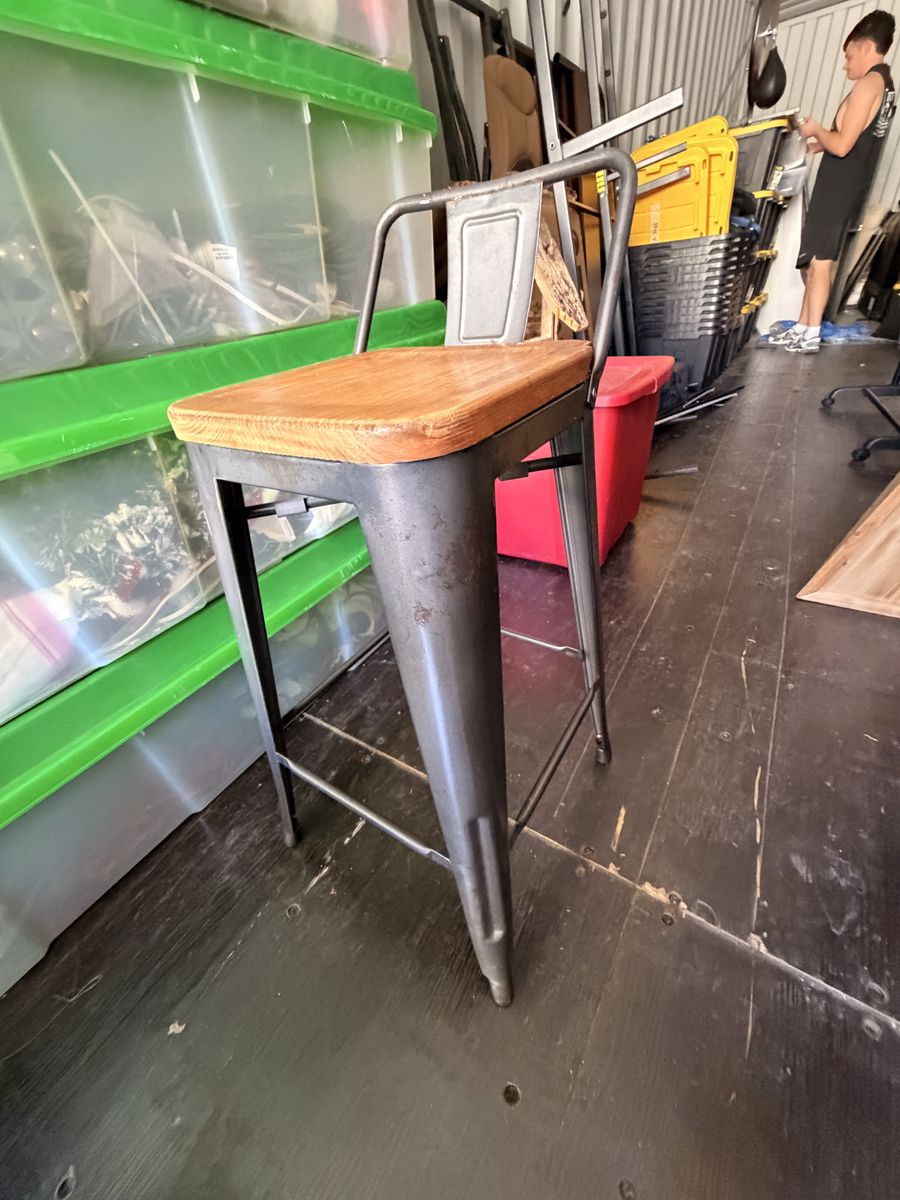 Counter stools - Qty 4