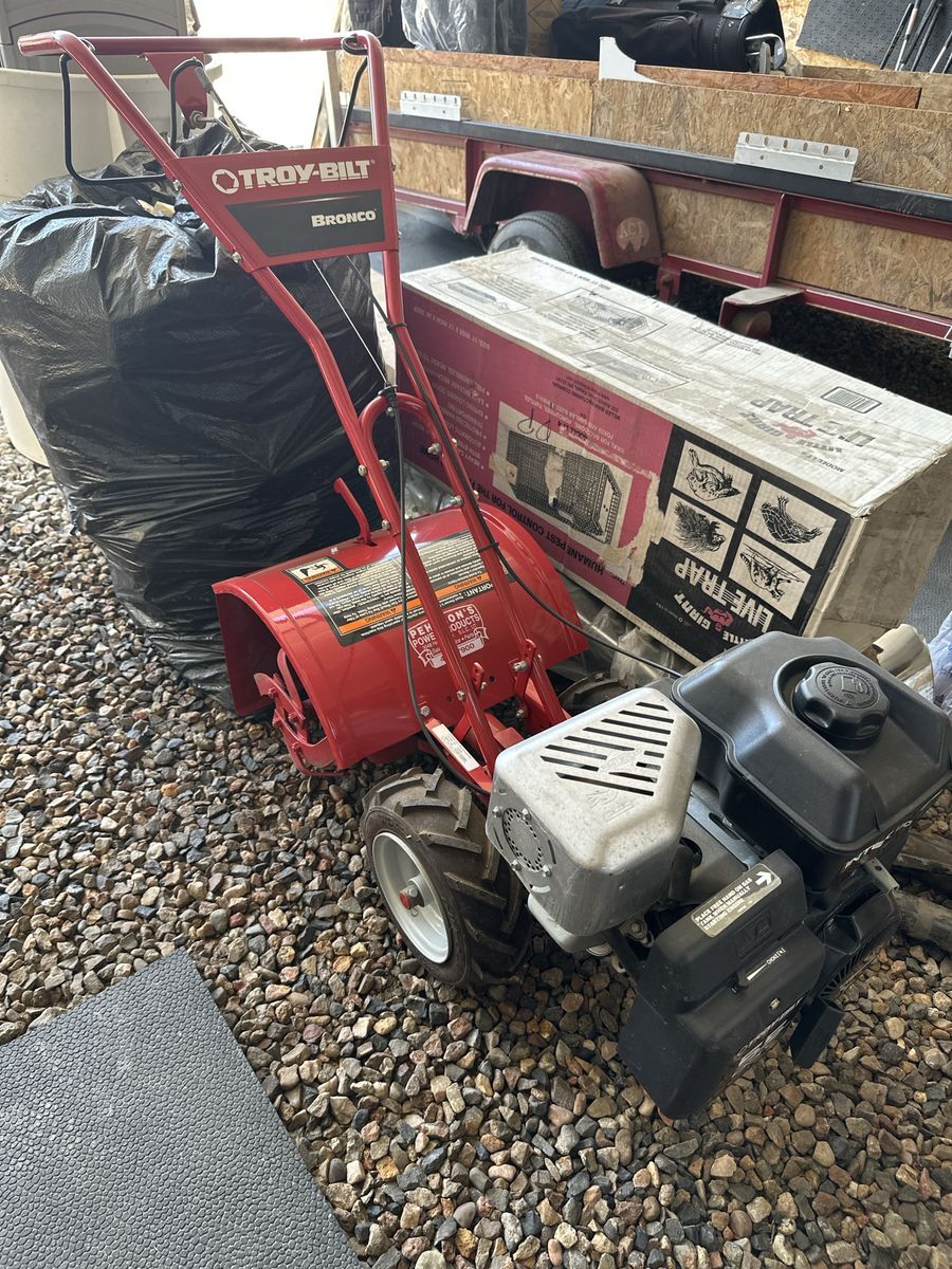 Troy-Bilt Bronco 5.5HP Rear-Tine Tiller