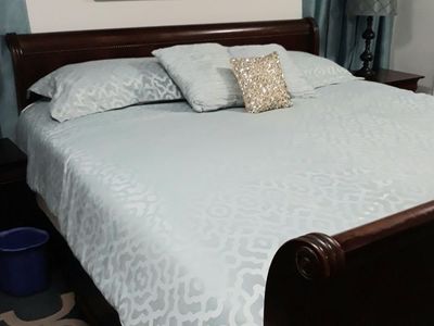 King sized sleigh bed