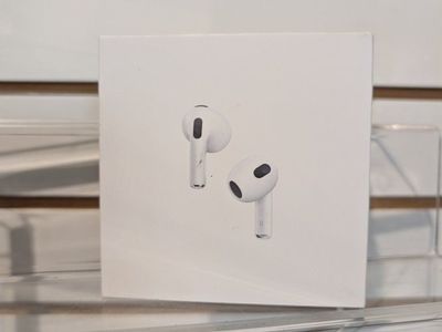 Apple AirPods with MagSafe Charging Case