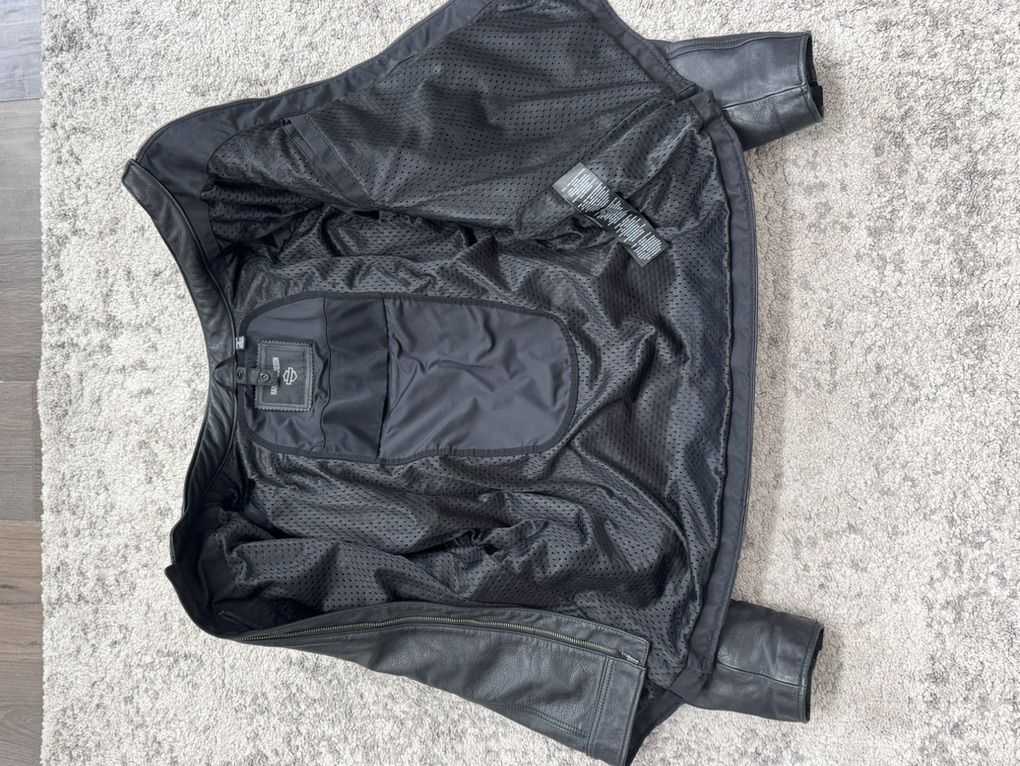 Main image 10