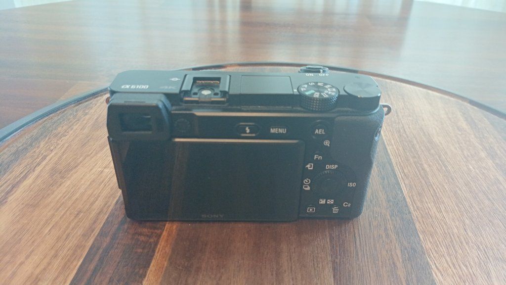 Main image 4