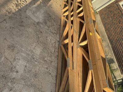 Floor trusses