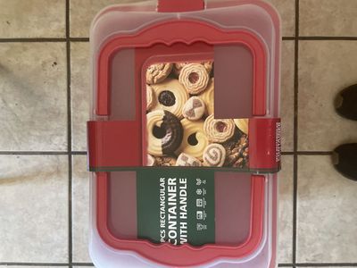 Two piece food container