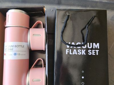 New in box vacuum flask set