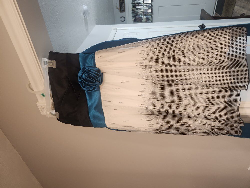 Formal, Prom, Homecoming Dresses