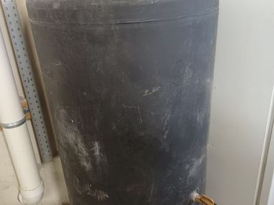 90 gallon plastic water storage tank