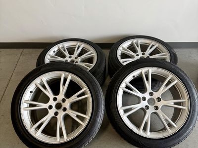 Tesla Wheels & Tires 5x114.3
