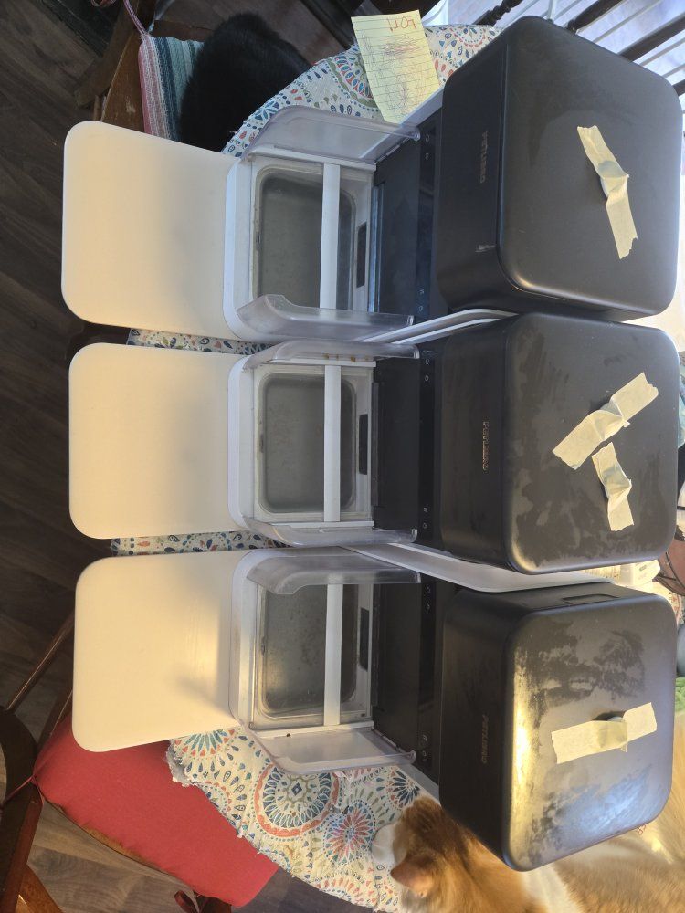 3x PETLIBRO Automatic Pet Feeder Bowls - Programmable Food Dispenser for Cats & Dogs ($50 each FIRM NO OFFERS)