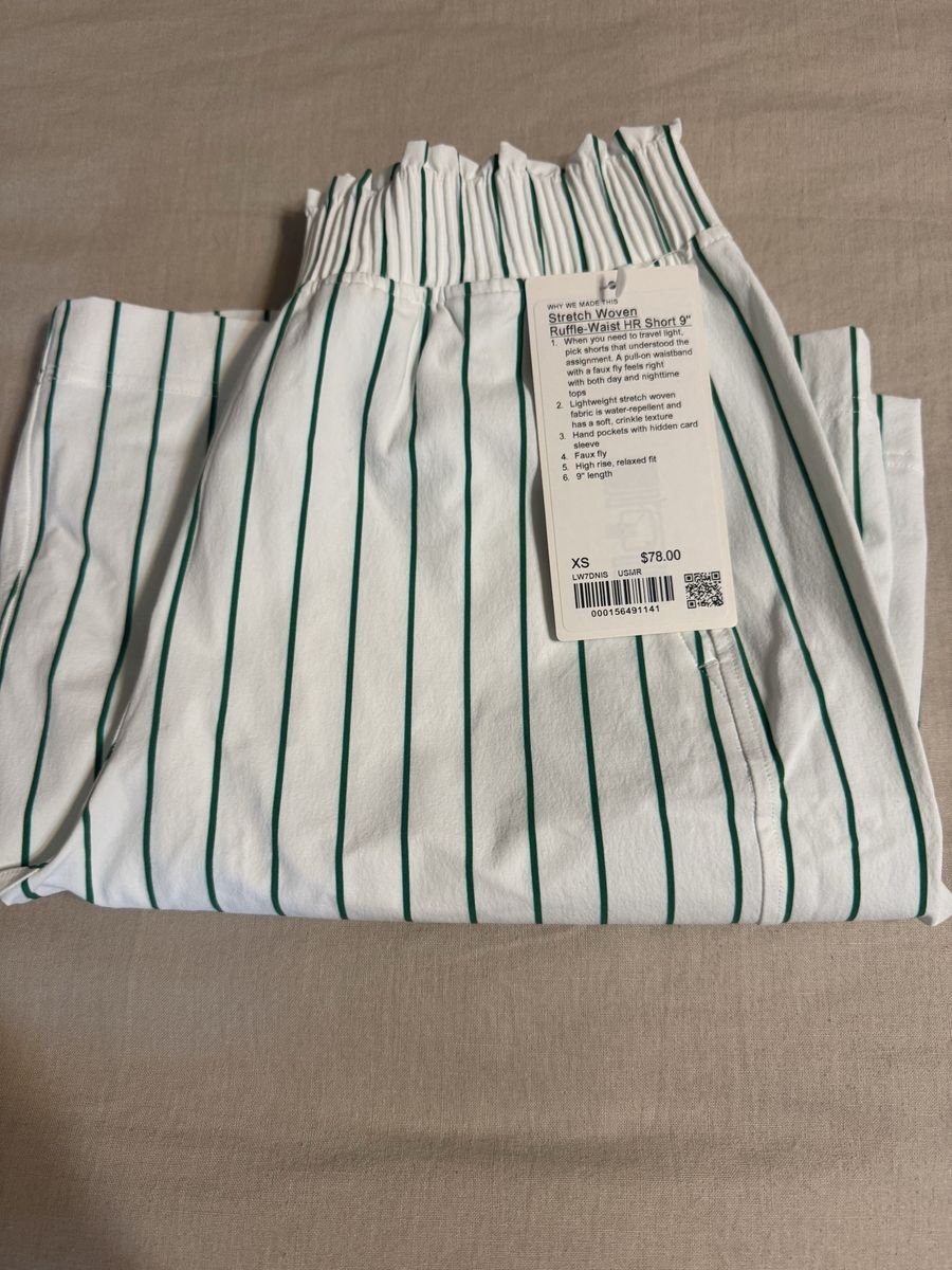 Lululemon Stretch Woven Ruffle-Waist High Rise Short 9" Striped XS