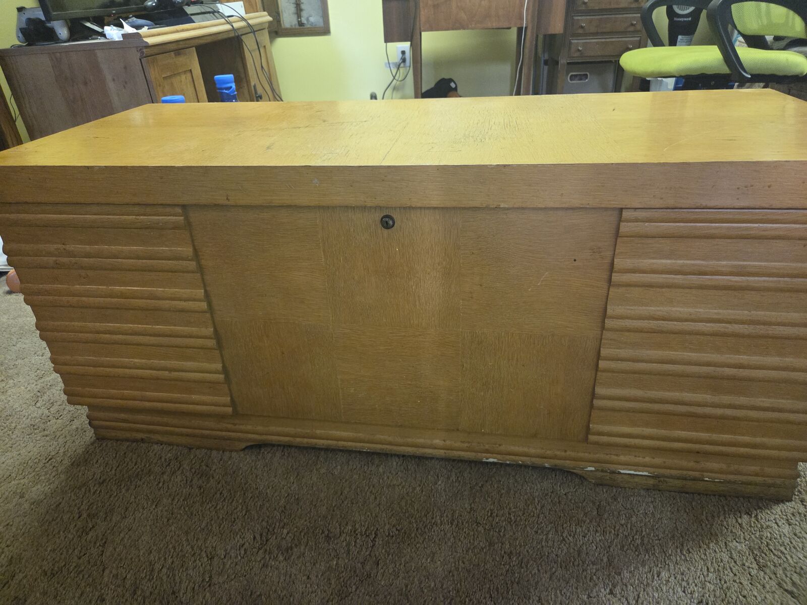 Lane cedar chest