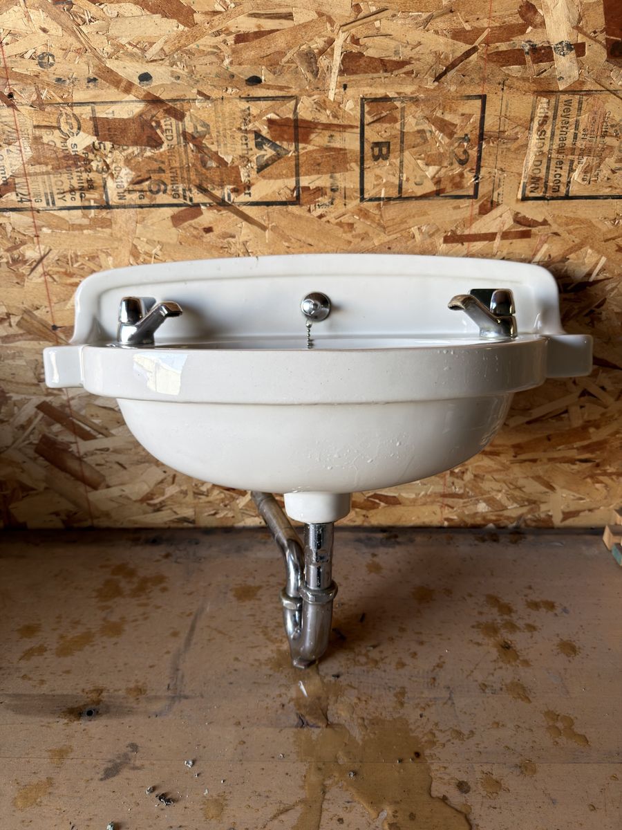 Early 1900s Trenton Potteries Antique sink