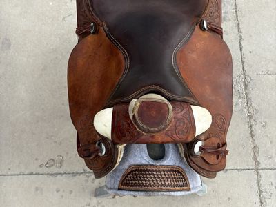 Lamb western saddle