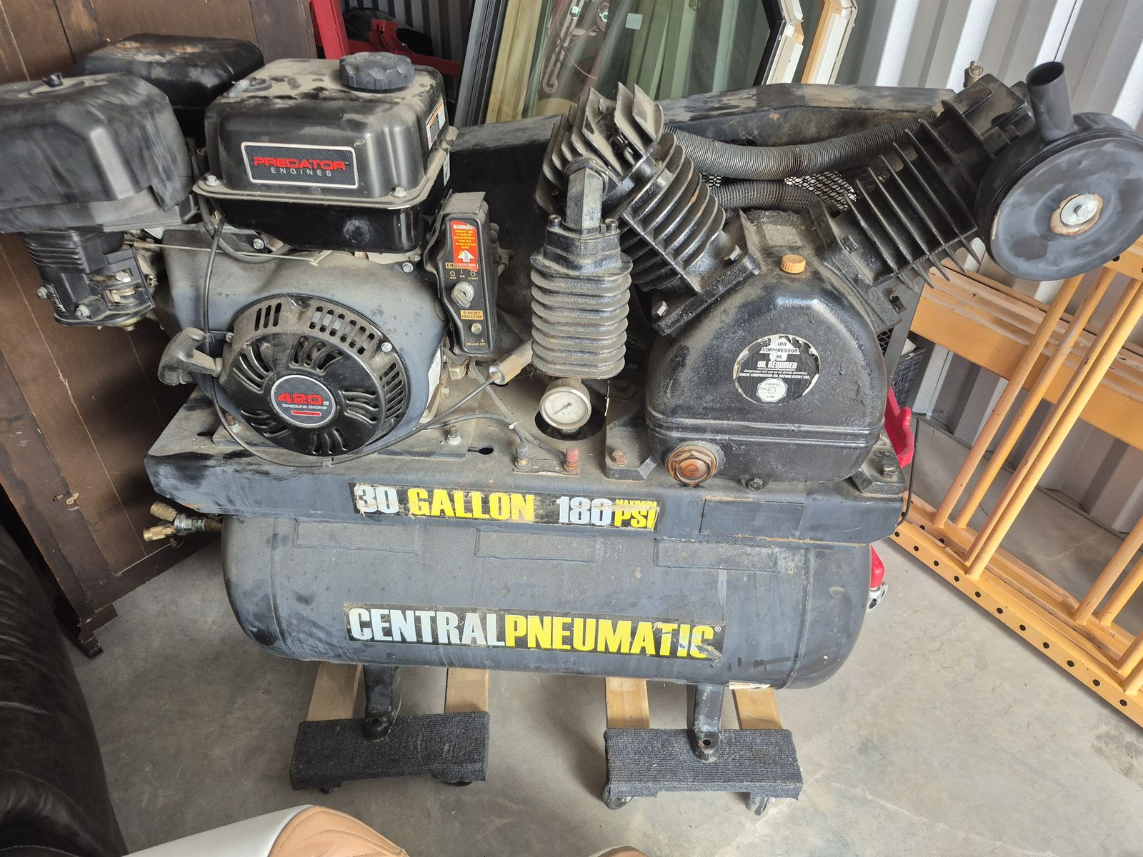 Pneumatic air pump, black