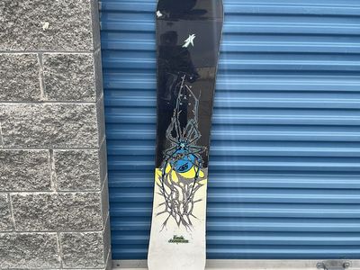 Forum Youngblood Spider Graphic Snowboard 155cm - Used Snowboarding Equipment