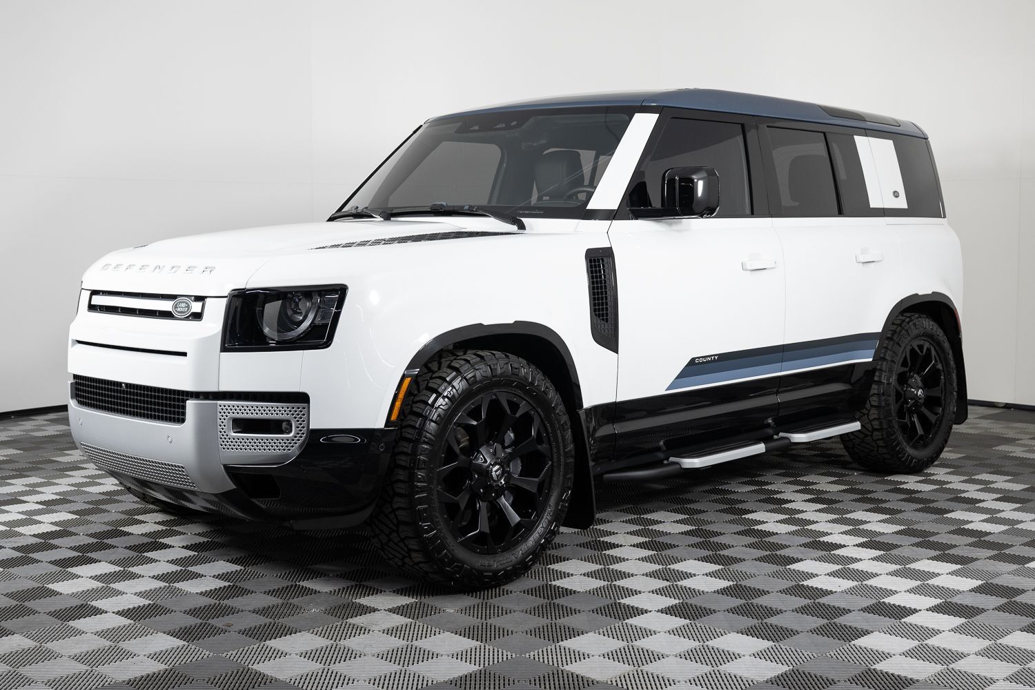 2024 Land Rover Defender 110 V8 P500 SE