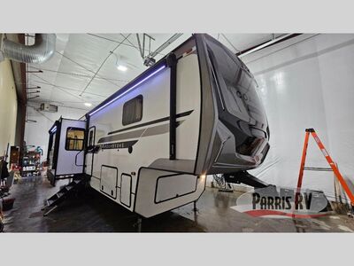 New 2025 Coachmen RV Brookstone 318RLL