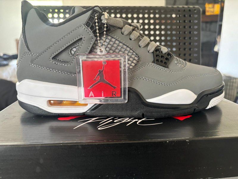 Air jordan 4 retro grey