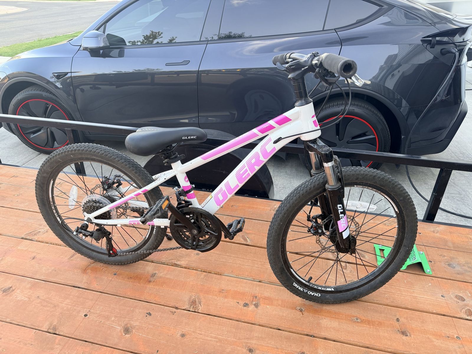 Glerc Kids Mountain Bike - White & Pink Frame with Front Suspension