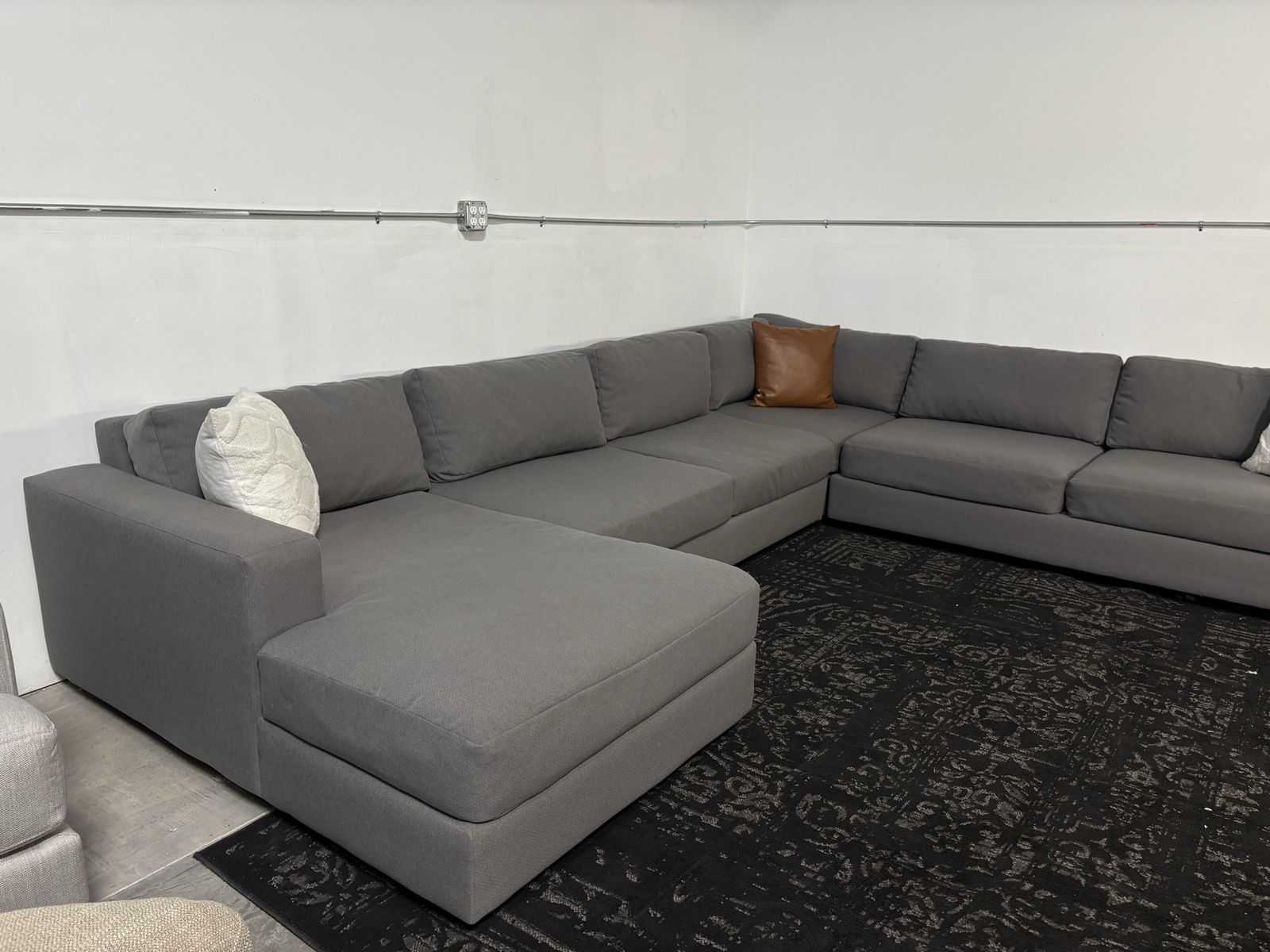 Main image 5