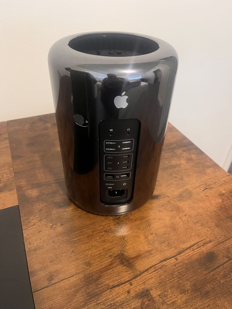 Apple Mac Pro Desktop Computer (Late 2013) - “Trashcan Mac”