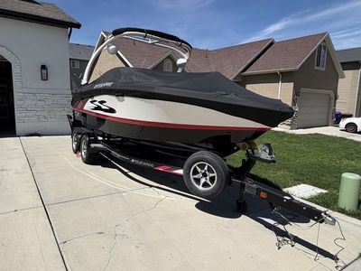 2013 Four Winns Signature series H210