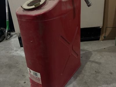 Gas can - metal 5 gallon