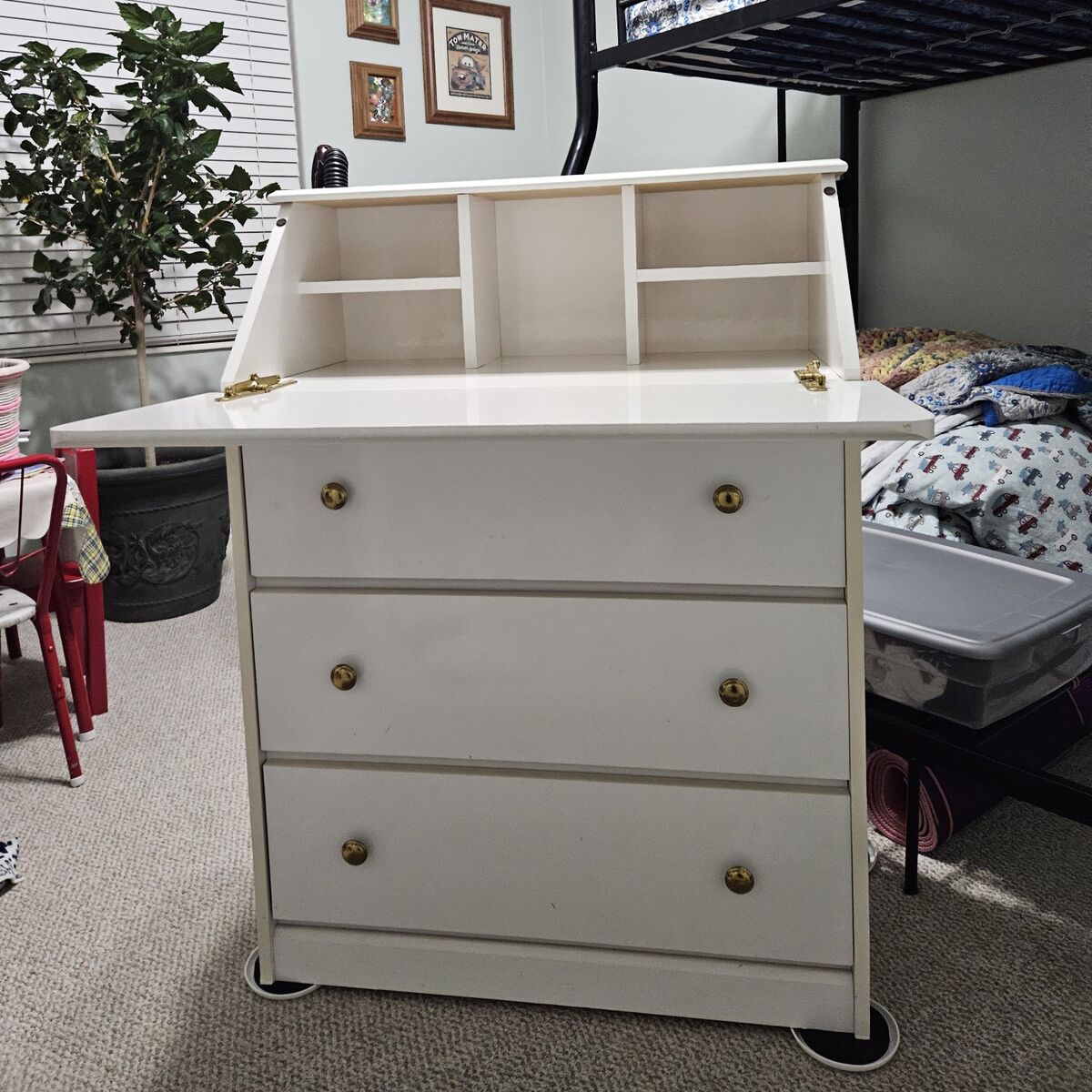 Dresser / desk pull top