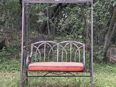 Beautiful Art Deco Design Yard Glider