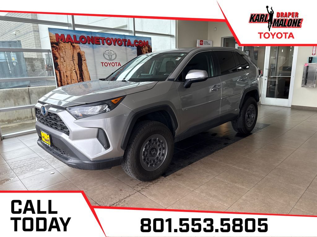 2022 Toyota RAV4 LE