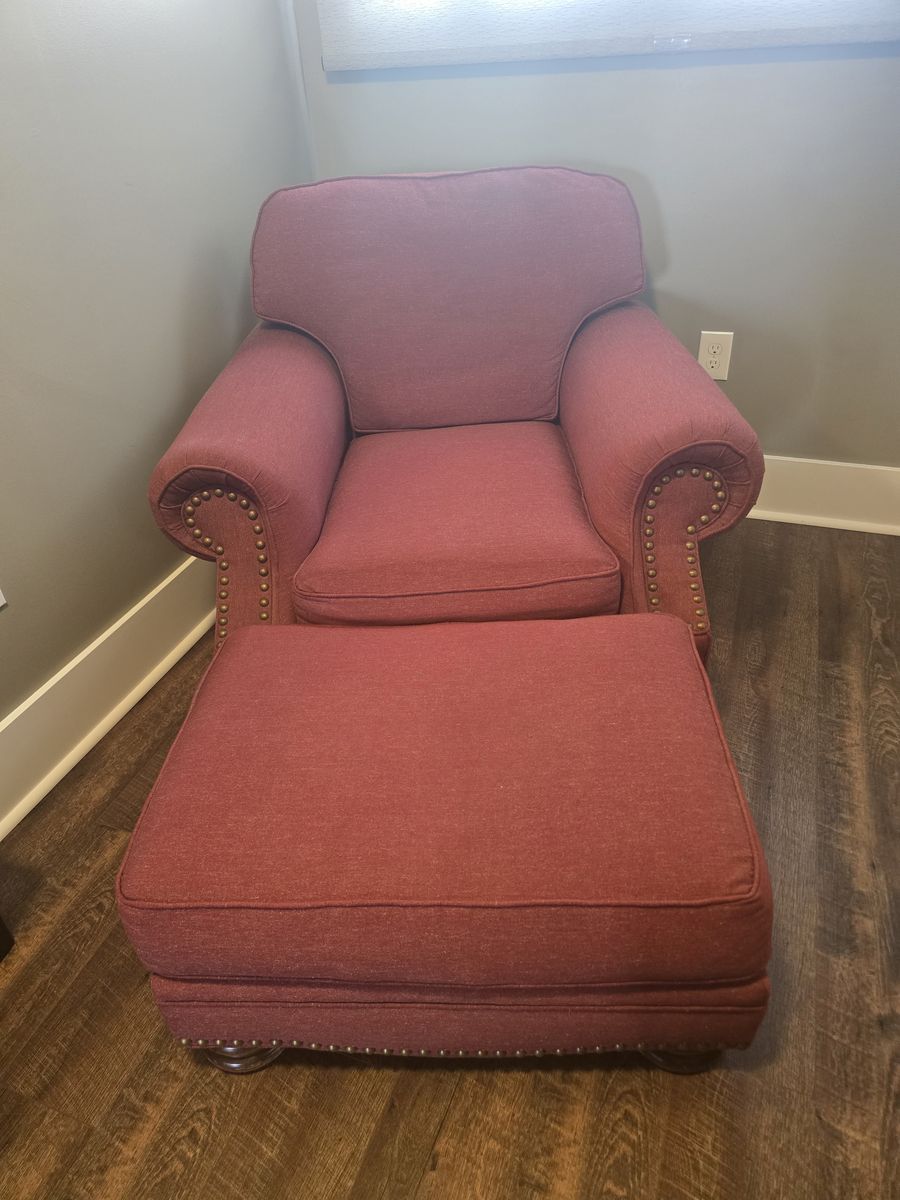 Chair w/ottoman