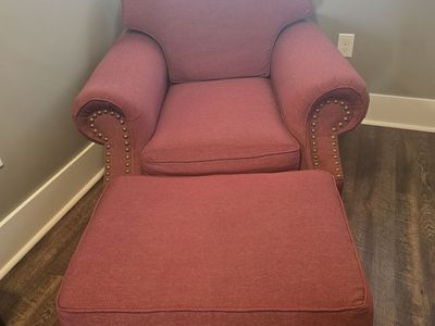 Chair w/ottoman