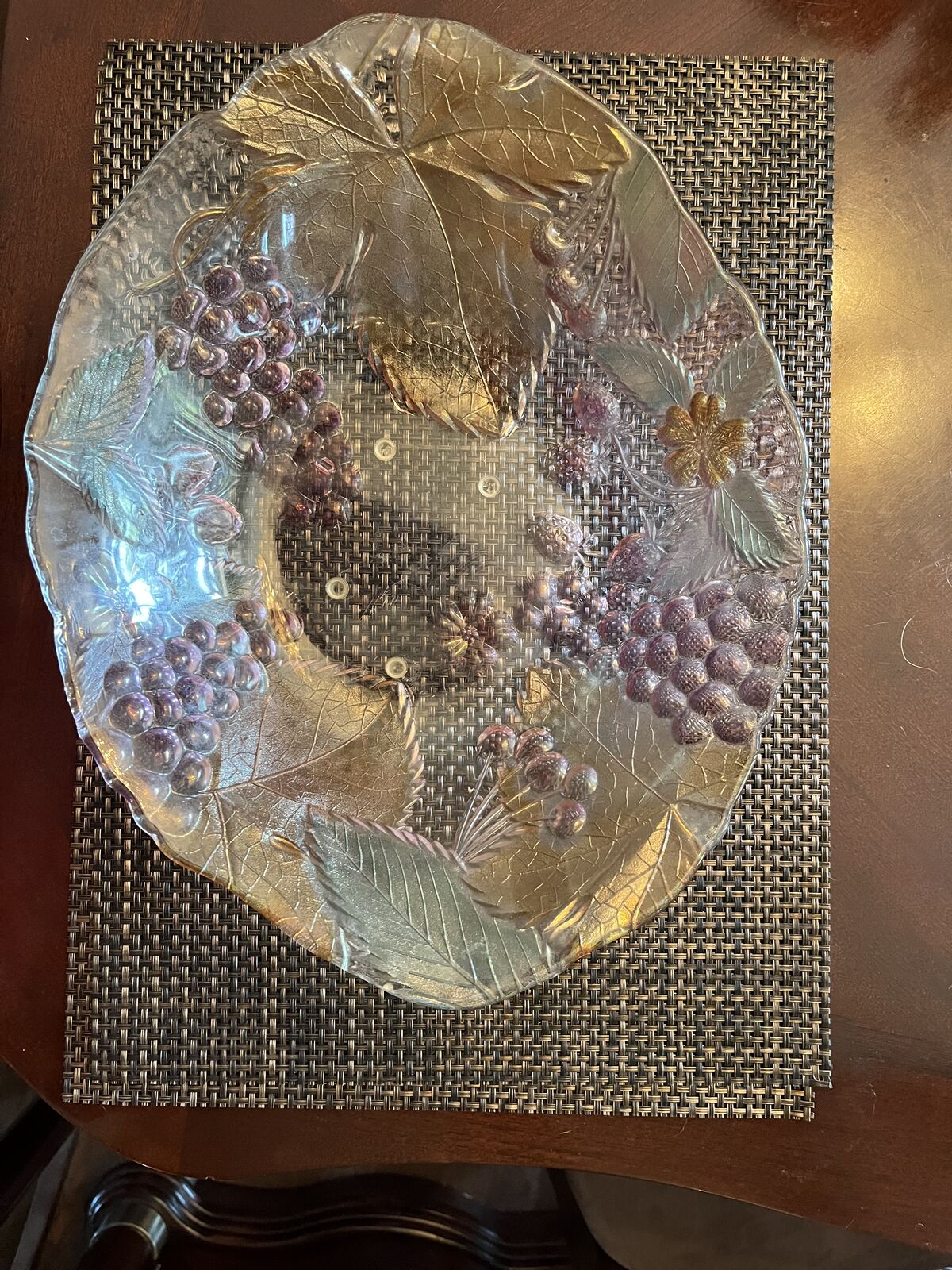 Glass fruit bowl