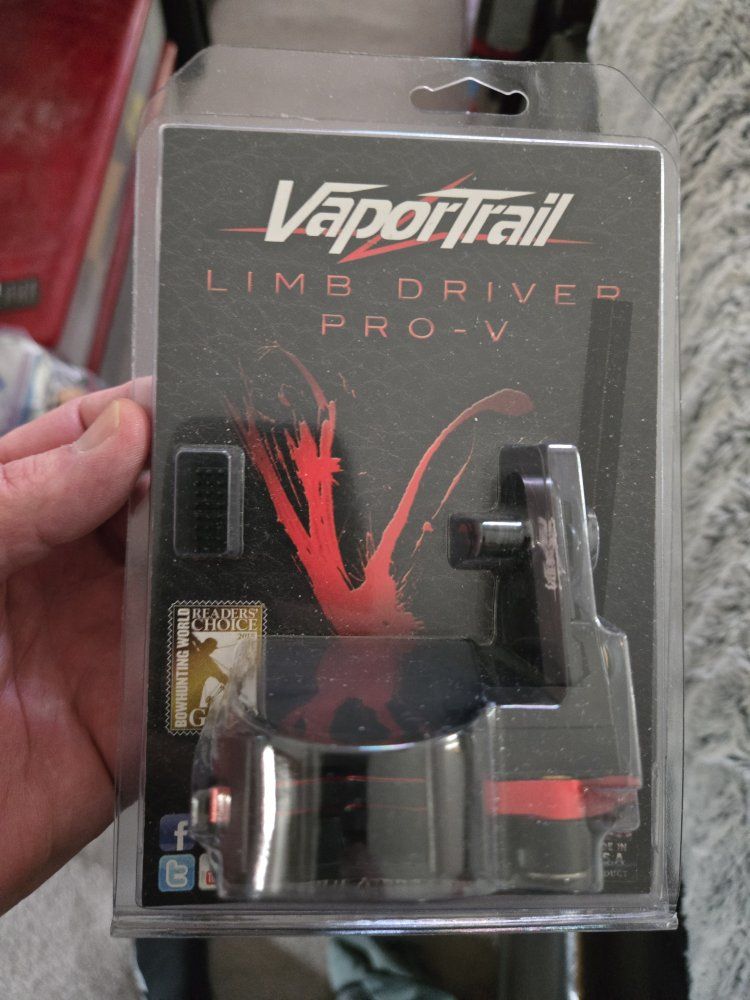 LIKE NEW VAPOR TRAIL PRO V ARROW REST