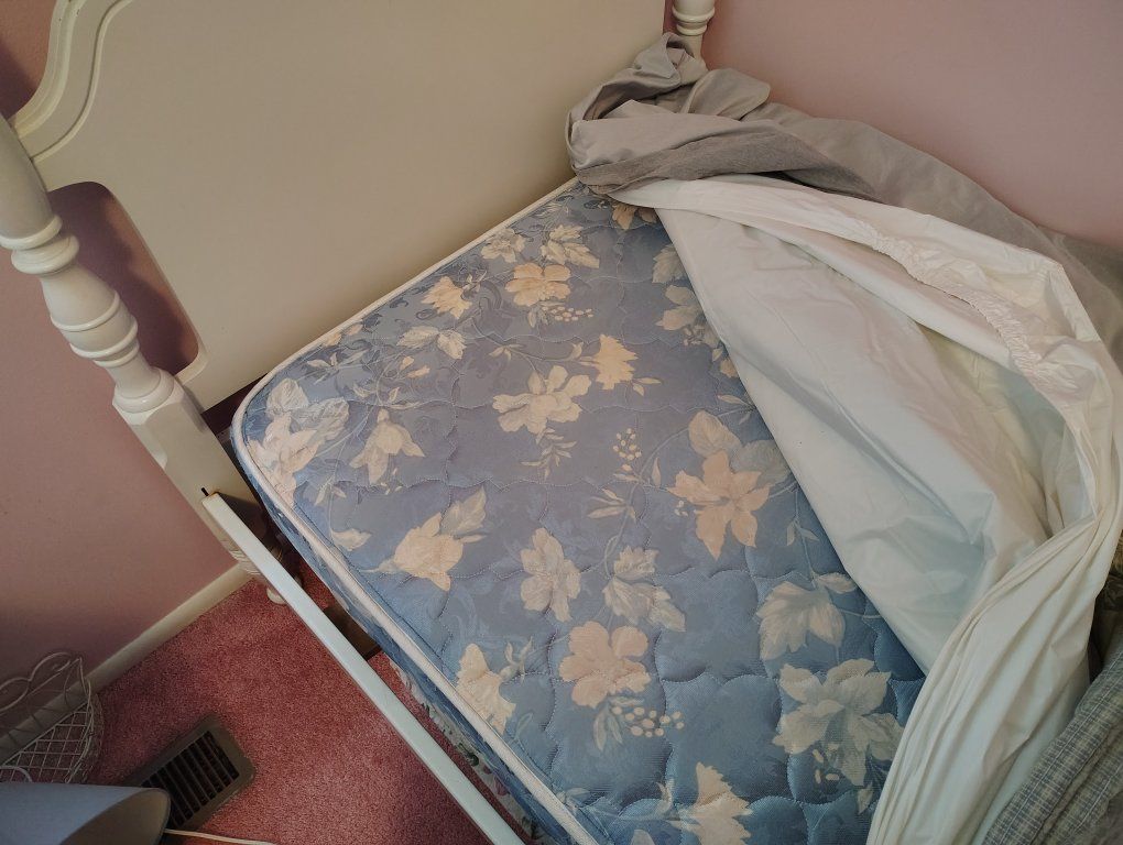 Main image 3