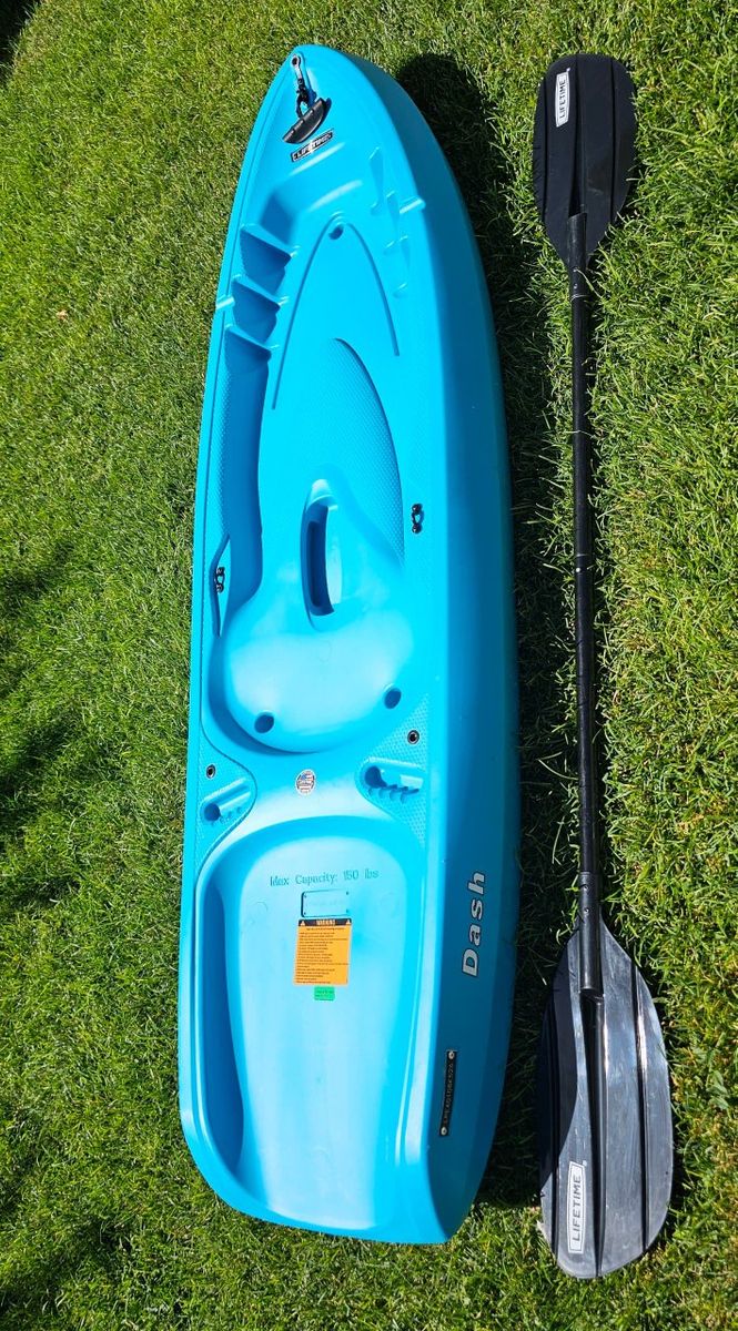 Lifetime Dash 6.5' Youth Kayak with Paddle – Like New #386