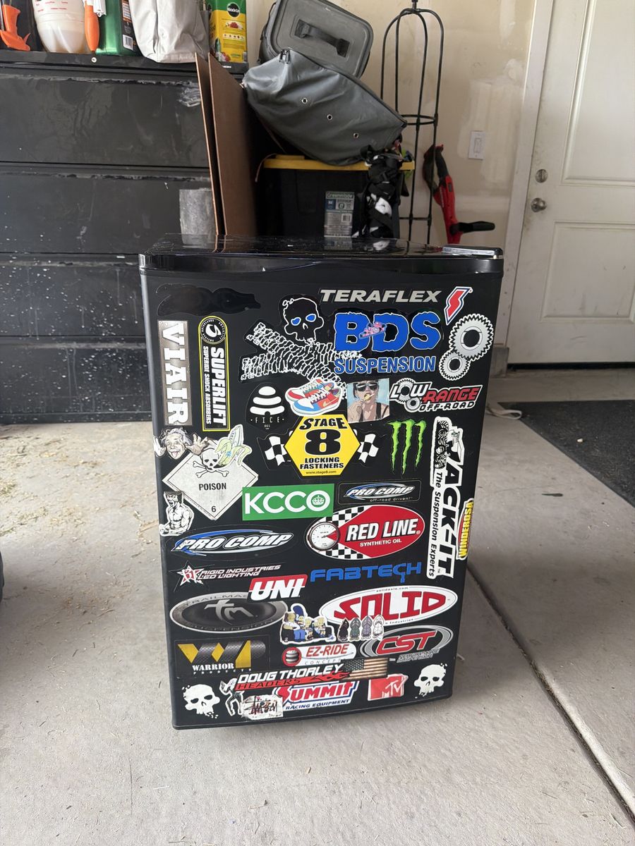 Large mini fridge / shop fridge