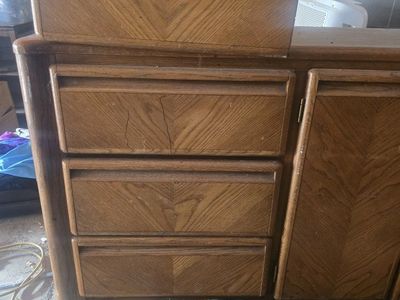 Oak Wood Dresser / Credenza with 3 Drawers and 2 Cabinets - Storage Furniture
