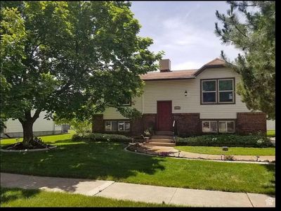 Upstairs Apartment of Home for Rent