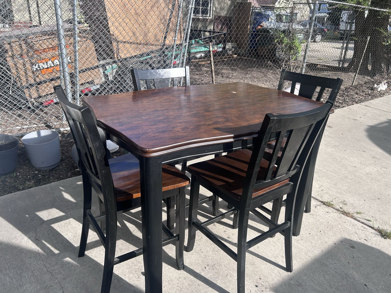 Dining Room Table for 4 people and Chairs