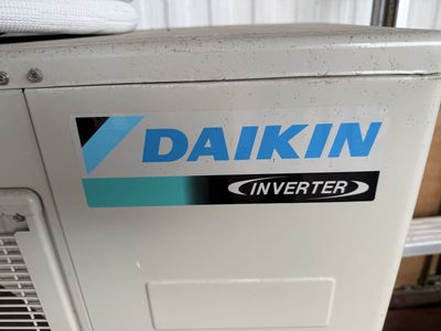 Daikin Inverter AC Unit with Remote Control