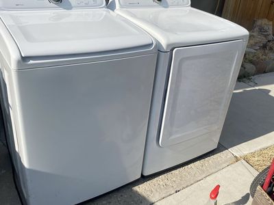 Beautiful Samsung Top Load Washer and Matching Electric Dryer Set - White Includes free delivery!