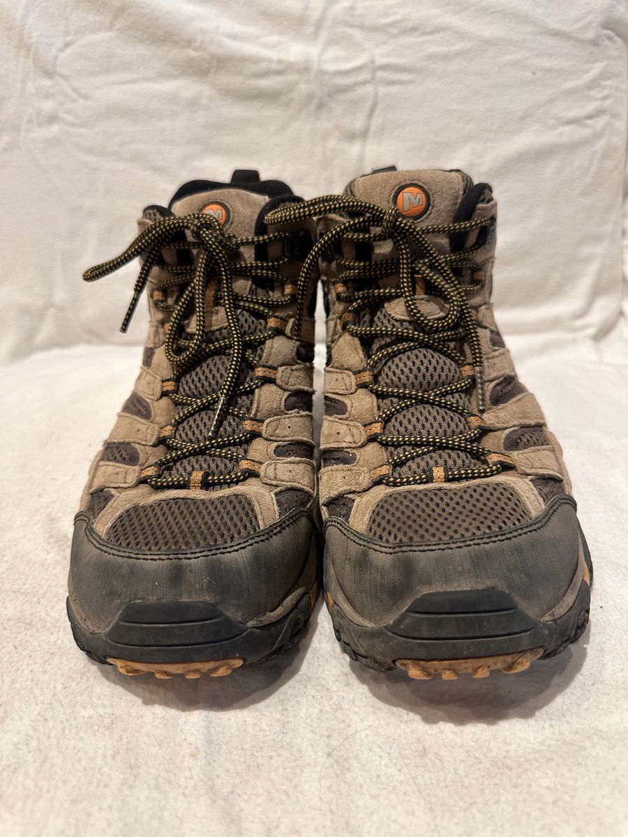 Merrell men’s size 11 walnut mesh, and Leather mid hiking boots