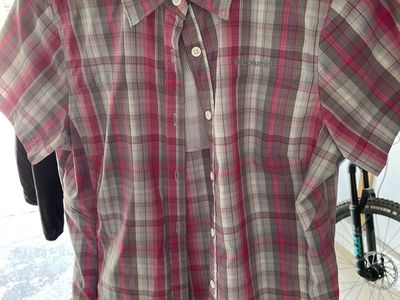 Columbia Women's Small Omni-Shade Plaid Short Sleeve Button-Up Shirt - Pink/Gray Sun Protection