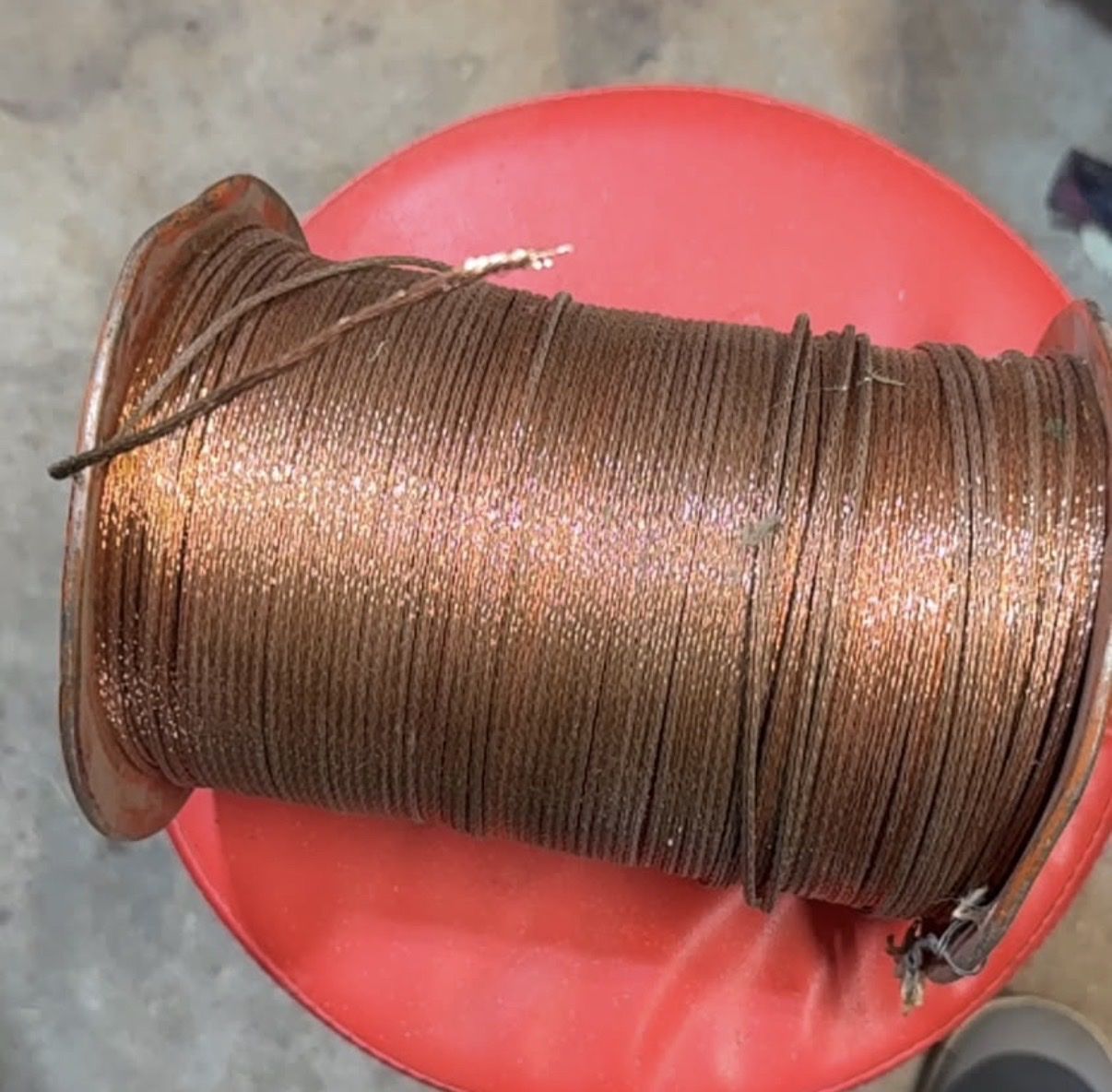 18 guage, 15 strand Copper wire. 21.8 lb spool