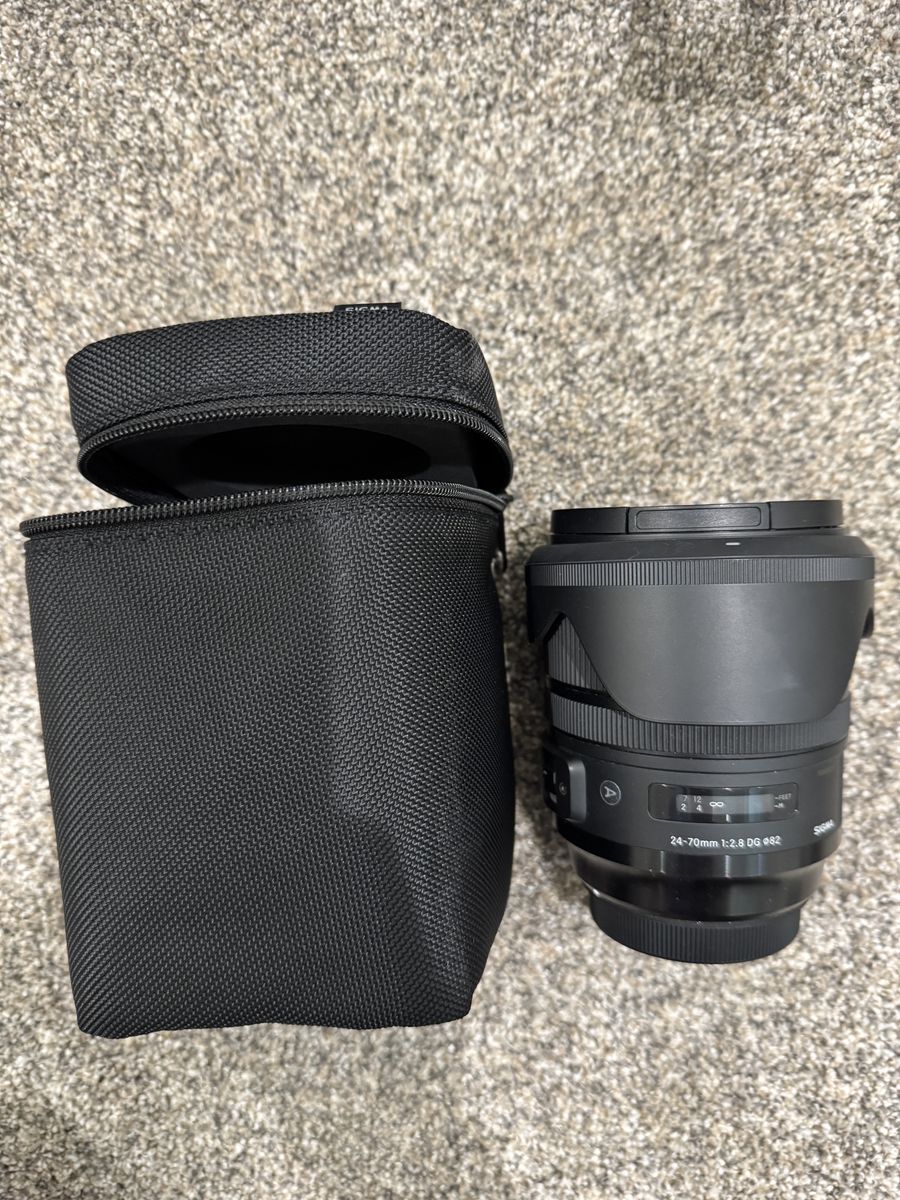 Sigma 24-70mm f/2.8 DG OS HSM Art (EF) w/ filter
