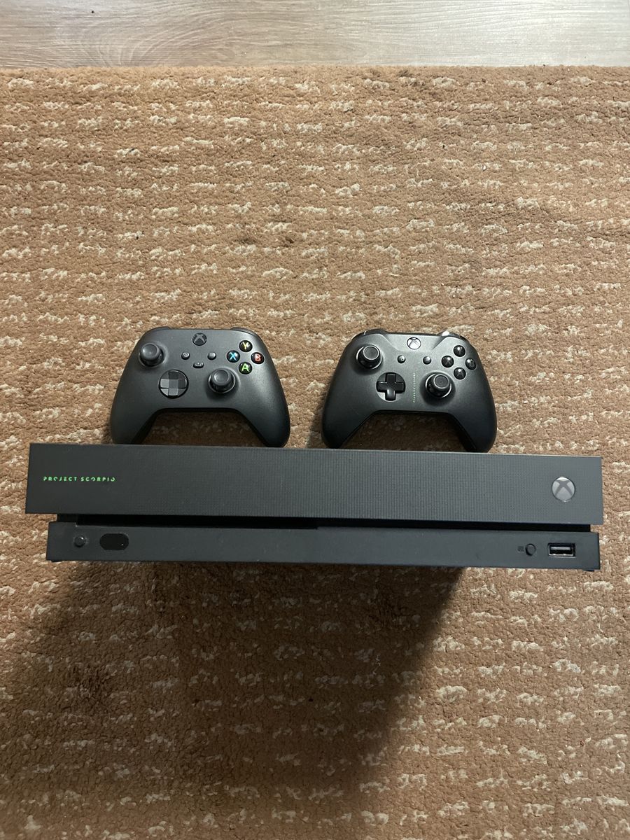 Xbox One X Project Scorpio Edition with 2 Controllers PLEASE READ DESCRIPTION