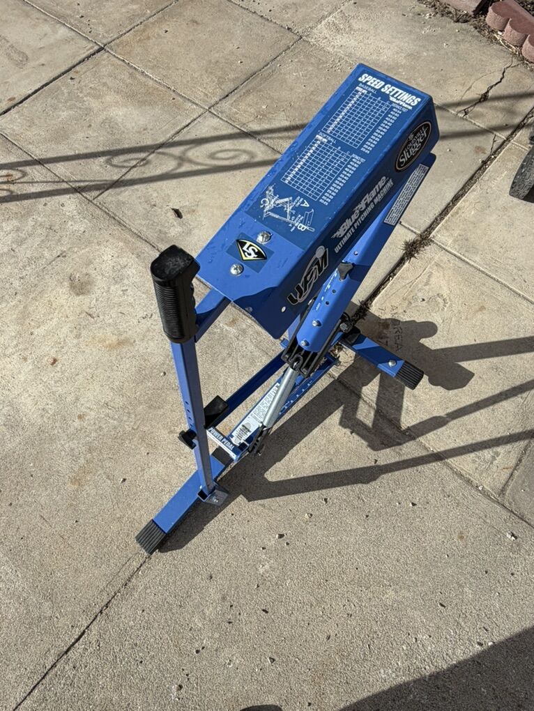 Louisville Blue Flame pitching Machine