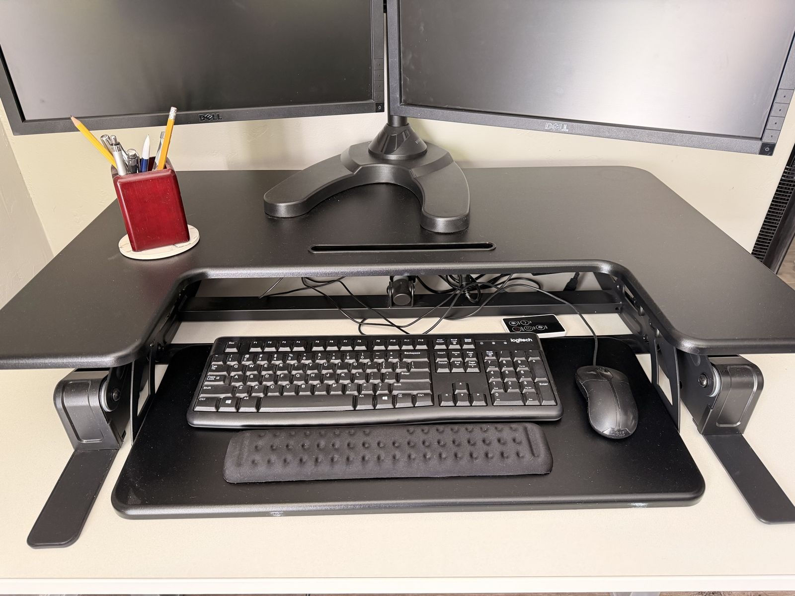 Electric sit stand station for desktop