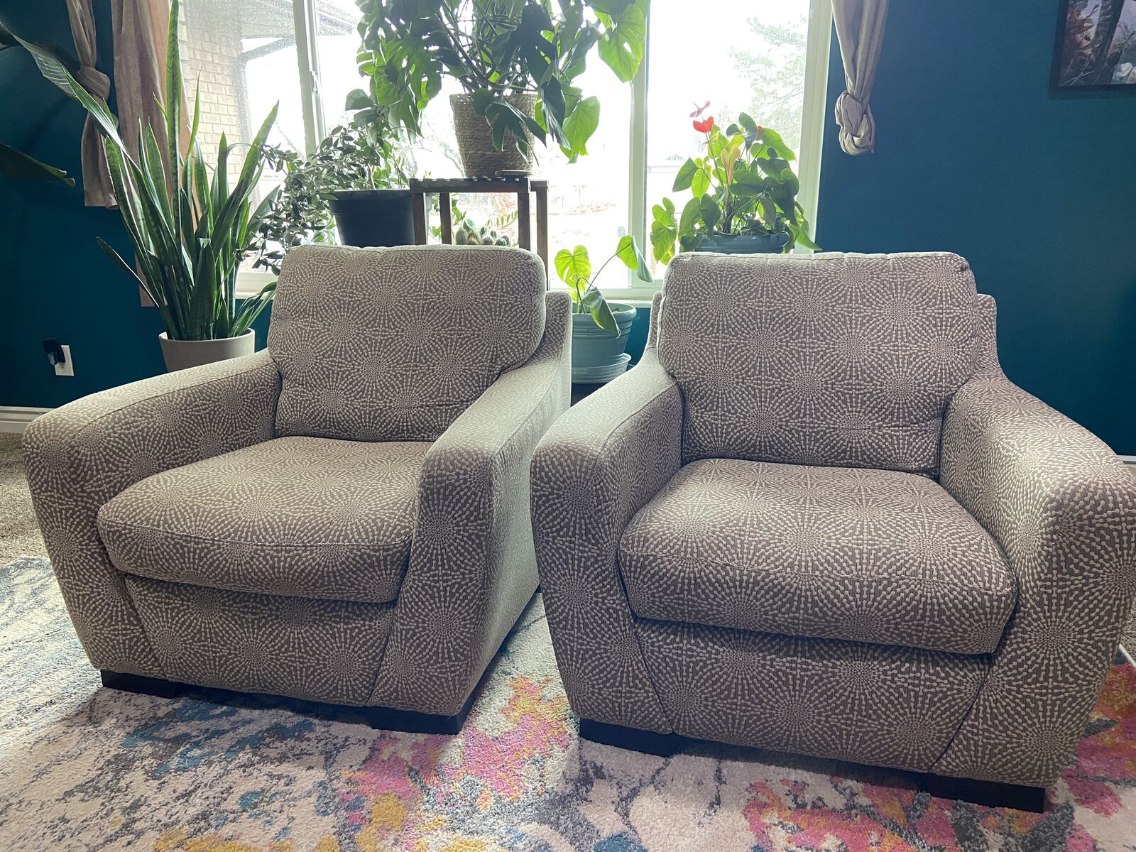 Set of two accent chairs